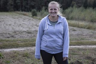 Rolnicy. Podlasie. Emilia z Laszek pęka z dumy. Jej mama zrobiła coś wielkiego. Trochę strasznie