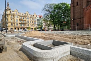 Tak teraz wygląda plac Wolności w Bydgoszczy. Powrót kwiaciarek ponownie opóźniony