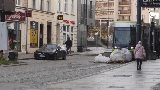 Inwestycja tramwajowa niemal na ukończeniu. Zobacz, jak wyglądają prace w centrum Olsztyna [ZDJĘCIA]