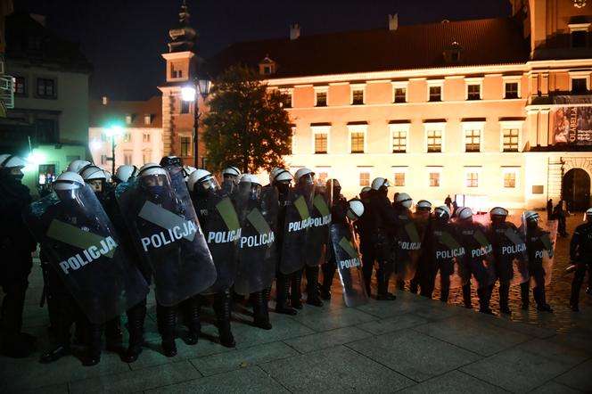 Ruszyły protesty kobiet w Warszawie