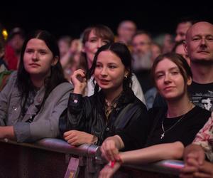 Tłumy na piątkowych koncertach podczas OFF Festivalu