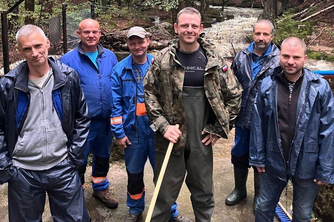 Bohaterowie nie zawsze noszą pelerynę. Uratowali ujęcia wody dla Jeleniej Góry