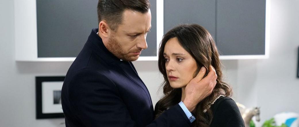 Barwy szczęścia, odcinek 1836 Natalia (Maria Dejmek),Maciej Wilk (Adam Szczyszczaj)