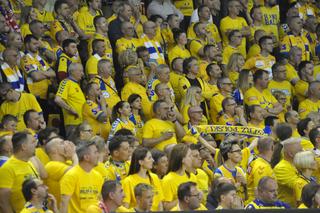 Barlinek Industria Kielce - Telekom Veszprem. Kibice zrobili żółto-niebieski kocioł w Hali Legionów