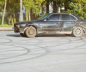 Mandaty i punkty dla kierowców za nielegalne rajdy w Górze