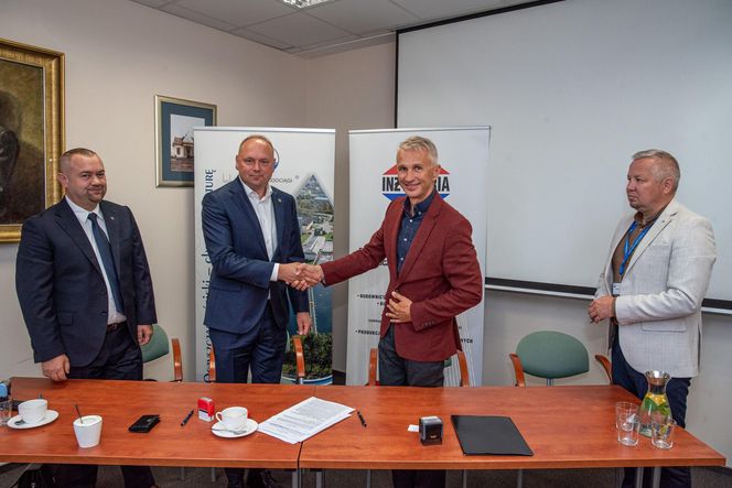 Podpisanie umowy na budowę komory fermentacyjnej w Sądeckich Wodociągach 