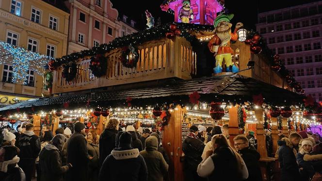 Tłumy na otwarciu Jarmarku Bożonarodzeniowego 2023 we Wrocławiu. Zobacz zdjęcia!