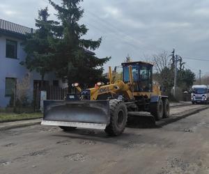 Drogowcy mają wiele pracy po zimie. Sprawdź, na których osiedlach się pojawią