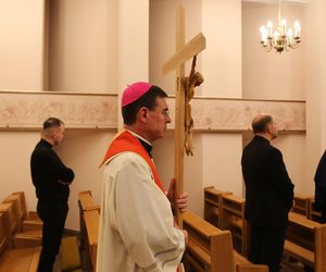 Sekretariat KEP: Droga Krzyżowa w intencji osób skrzywdzonych