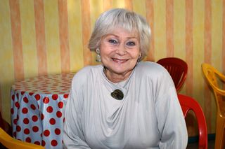 Uwielbiana Stasia z Klanu wiodła ciężkie życie. Samotnie wychowała córkę, ukochanego męża straciła w wypadku