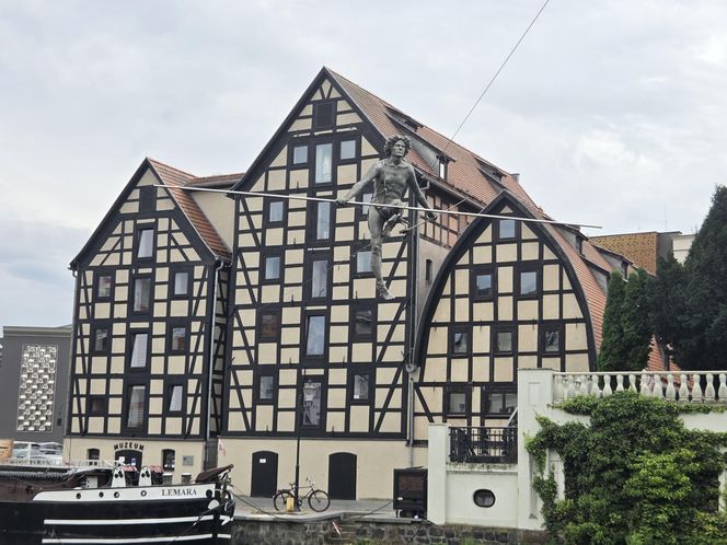 Rzeźby i pomniki, które tworzą Bydgoszcz. Poznaj symbole miasta