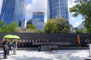 81. rocznica Powstania Warszawskiego. Prezydent Duda wręczył odznaczenia powstańcom