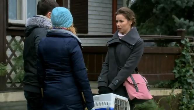 M jak miłość odc. 1132. Maja (Marta Kurzak), Ewa (Dominika Kluźniak), Marek (Kacper Kuszewski)