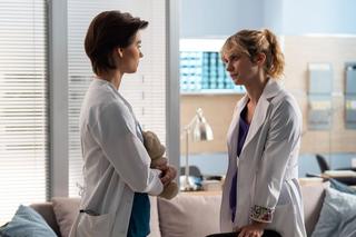 Na dobre i na złe odc. 858. Blanka (Pola Gonciarz), Gloria (Aleksandra Grabowska)