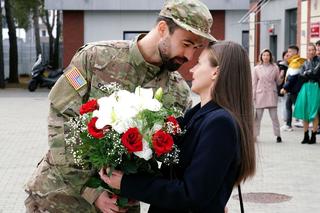 Barwy szczęścia odc. 2791. Gabrysia Niedzielska (Marta Juras), żołnierz Jack (Paweł Peterman)