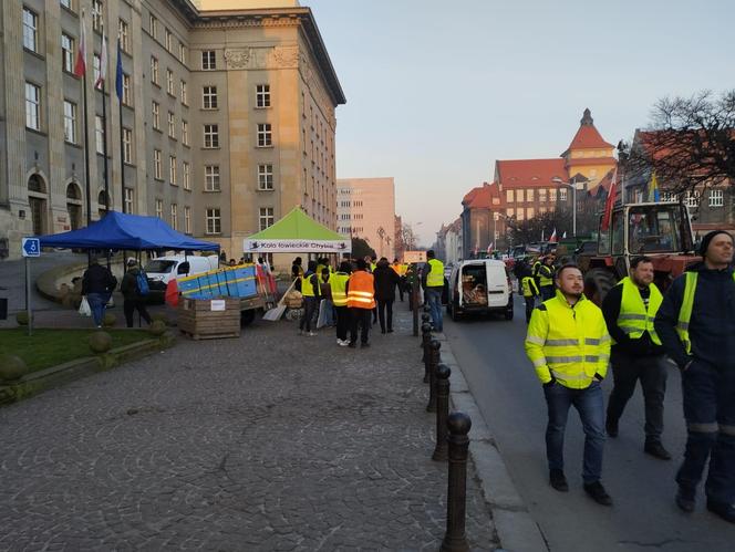 Protest rolników w Katowicach. Zablokowali centrum miasta