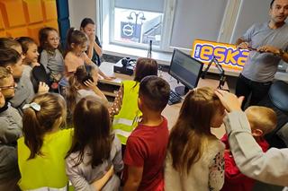Dzieci ze Szkoły Podstawowej z Oddziałami Przedszkolnymi nr 31 w Białymstoku odwiedziły Radio Eska Białystok