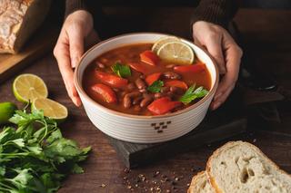 Ostra zupa fasolowo-paprykowa - dietetyczna, łatwa i przepyszna