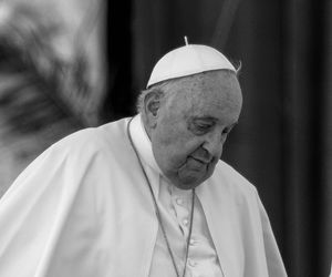 Papież Franciszek nie żyje.