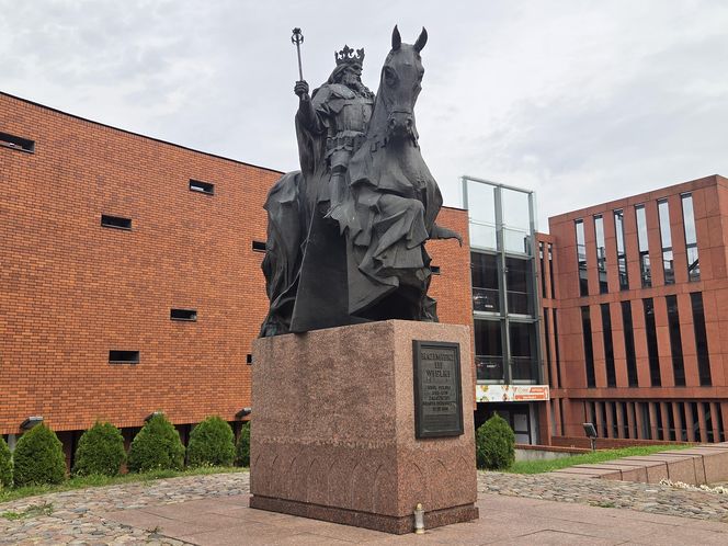 Rzeźby i pomniki, które tworzą Bydgoszcz. Poznaj symbole miasta