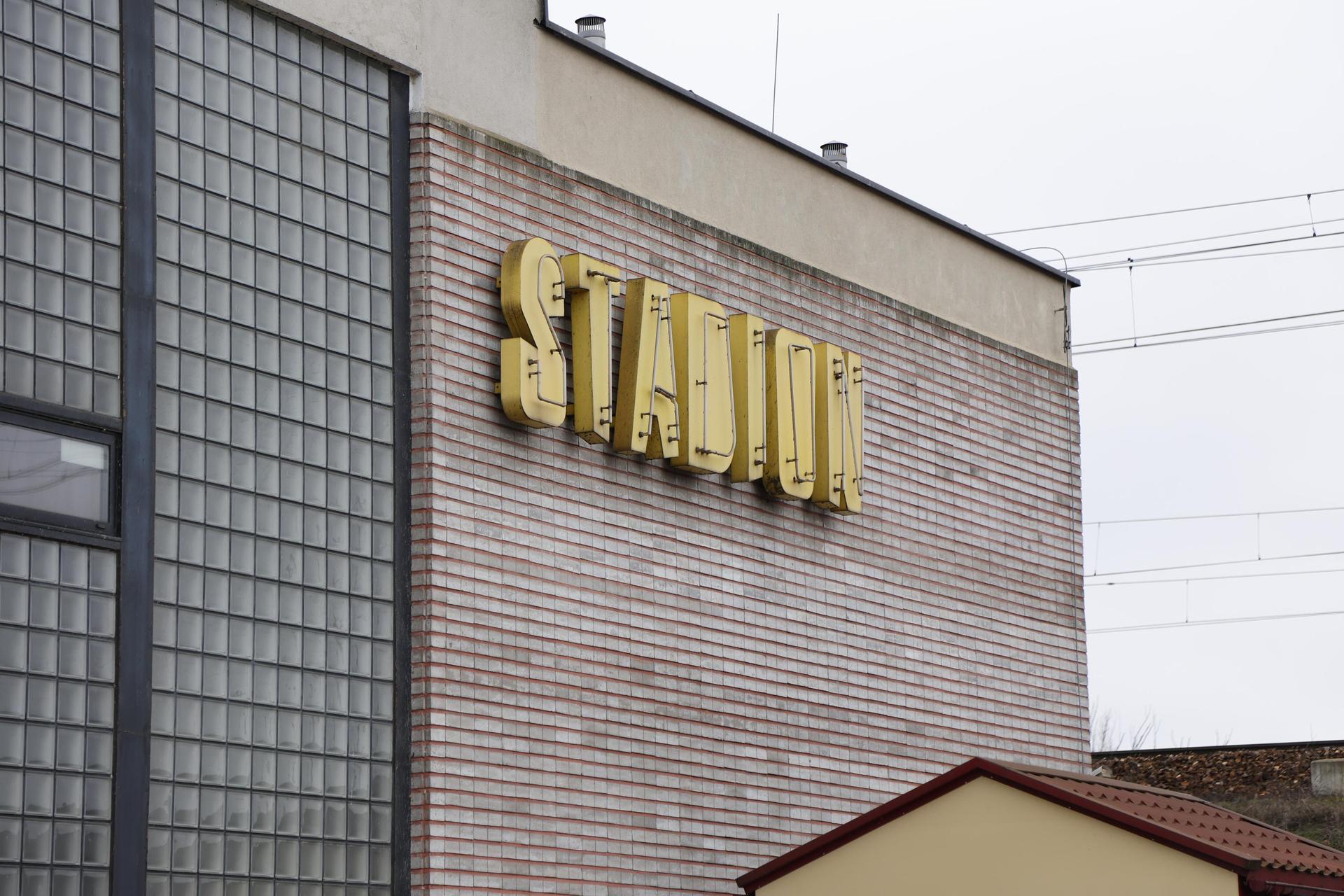 Warszawskie neony z PRL-u - zobacz zdjęcia iluminacji i sprawdź, gdzie je znaleźć