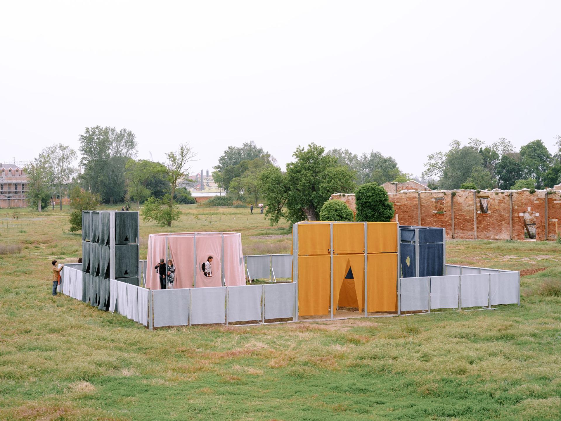 Wystawa „Biogrounds” na wyspie Certosa