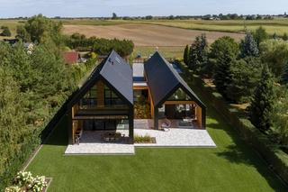 Willa nad brzegiem jeziora