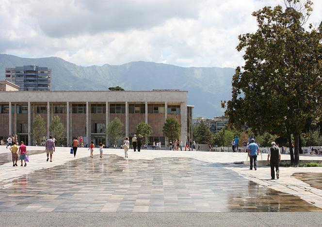 Plac Skanderbega w Tiranie