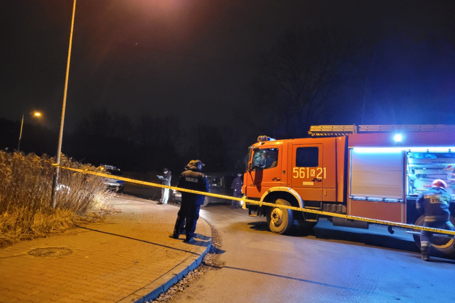 Małopolska: Rozrzucone wyniki testów na koronawirusa leżały przy drodze! Policja w akcji 