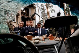 Prezydent Macron w Irpieniu: Tu popełniono zbrodnie wojenne