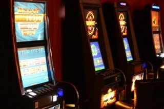 Kraków: Policja zabezpieczyła kilkadziesiąt nielegalnych automatów do gier