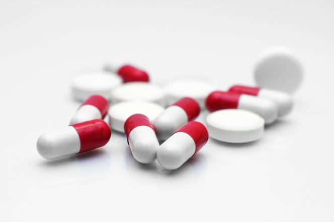 Przyjmowanie leków: czym popijać lekarstwa