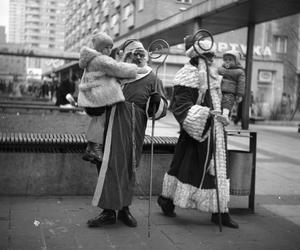 Mikołaj w pasażu za Domami Towarowymi Centrum - 1976 r.