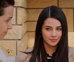 Miłość i nadzieja odc. 329. Bahar, Cavidan