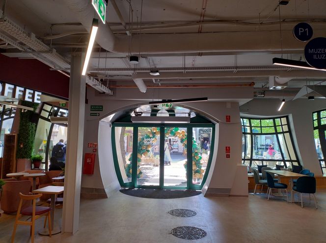 Krzywy Domek w Sopocie już otwarty. Nowy foodhall na mapie Trójmiasta