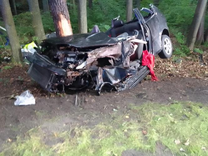 Niespokojna noc na gdańskich drogach. Dwa wypadki i uwięzieni ludzie w samochodach