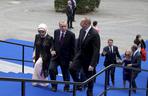 Politycy z żonami i partnerkami podczas szczytu NATO