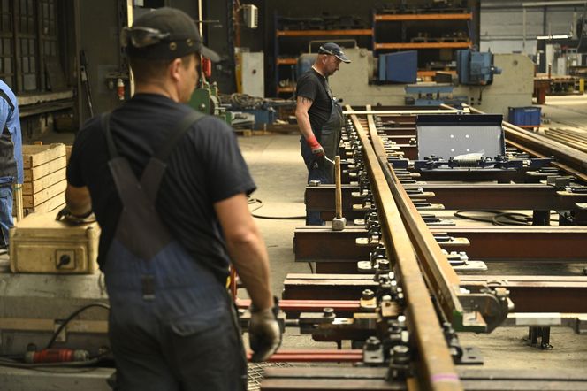 Kraków buduje Warszawie plac Zawiszy. Byliśmy w fabryce, gdzie powstanie 121 elementów wielkiej układanki