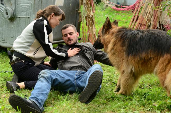 Komisarz Alex 8 sezon odc. 92. Ewa (Agnieszka Więdłocha), Michał Orlicz (Antoni Pawlicki)
