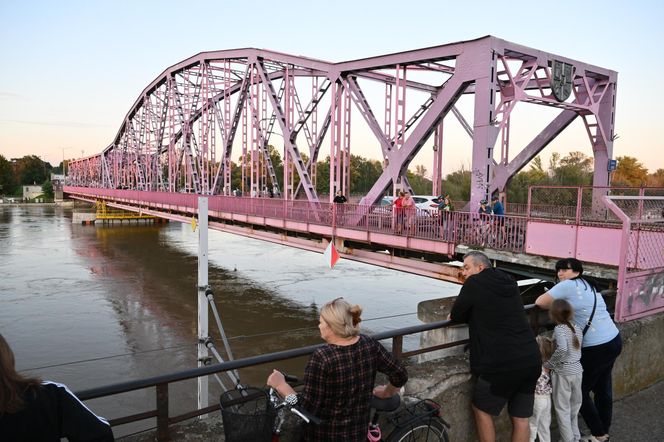 Głogów przygotowuje się na fale wezbraniową na Odrze. Ta ma dotrzeć około godziny 14