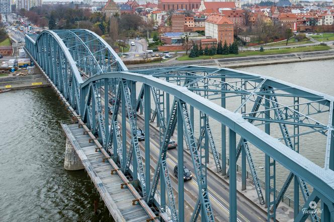 Most im. Józefa Piłsudskiego w Toruniu w czasie prac