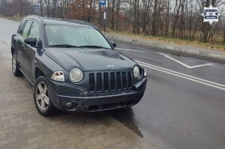 Jeep z impetem wjechał w skodę. 8-latka potrącona na pasach