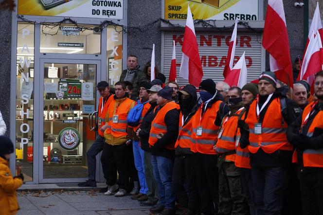 Marsz Niepodległości 2023 w Warszawie. Mamy ZDJĘCIA ze stołecznych ulic! GALERIA część 2