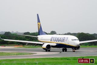 Ryanair zaostrza kontrole bagażu! Pracownicy dostaną premię za wyłapanie nadbagażu?