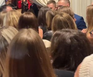 Ekskluzywna premiera z wybranymi gwiazdami. A ciuchy już odsprzedają! I to WIELOKROTNIE drożej. Wstyd?