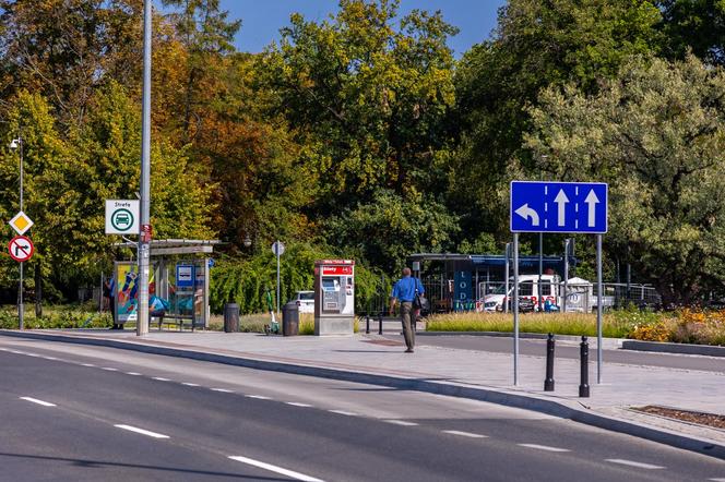 Efekty remontu pl. Na Rozdrożu w Warszawie