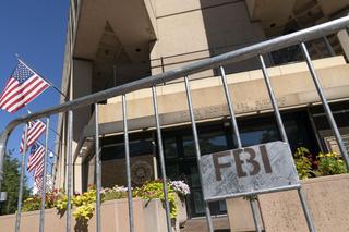 Mszczą się na FBi za nalot u Trumpa