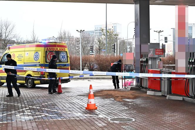 Horror na stacji benzynowej. Zaczął wylewać paliwo na ziemię