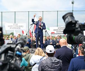 Jakimi samochodami jeżdżą kandydaci na prezydenta 2025? Sprawdziliśmy, co stoi w ich garażach!