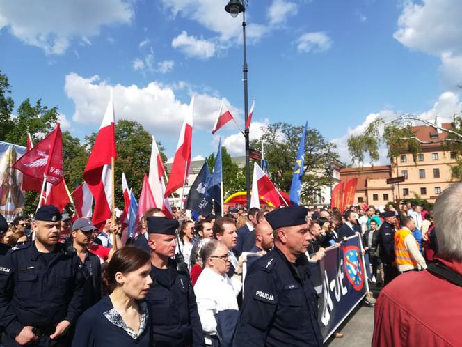 Marsz Suwerenności przeszedł ulicami Warszawy